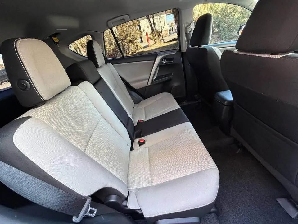 Toyota RAV4 - Image 9