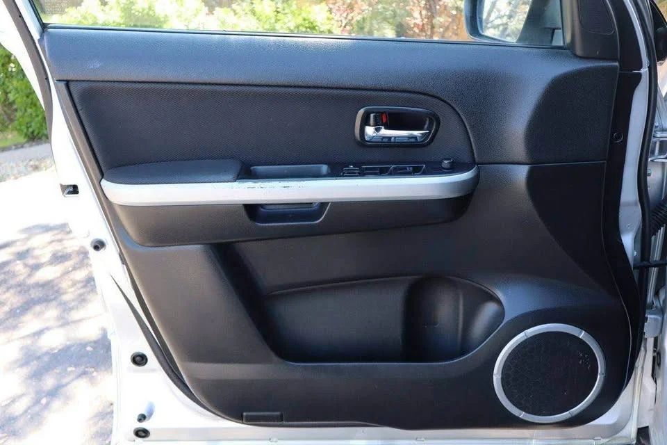 Suzuki Grand Vitara - Image 8