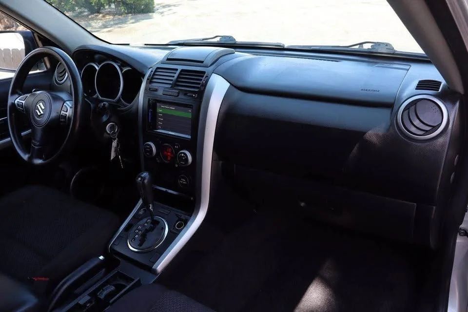 Suzuki Grand Vitara - Image 9