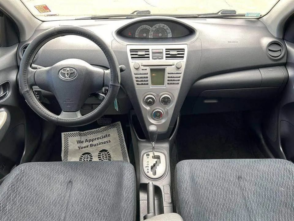 Toyota Yaris - Image 10