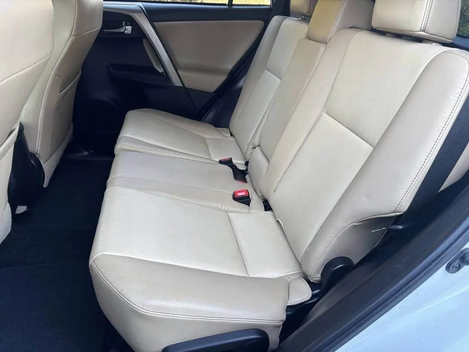 Toyota RAV4 - Image 7