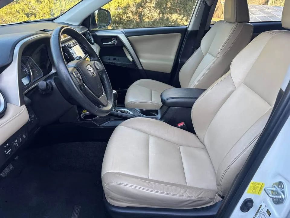 Toyota RAV4 - Image 10