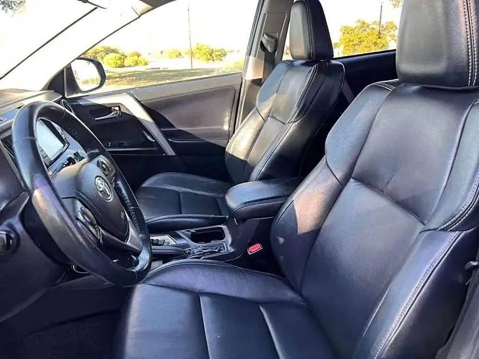 Toyota RAV4 - Image 9