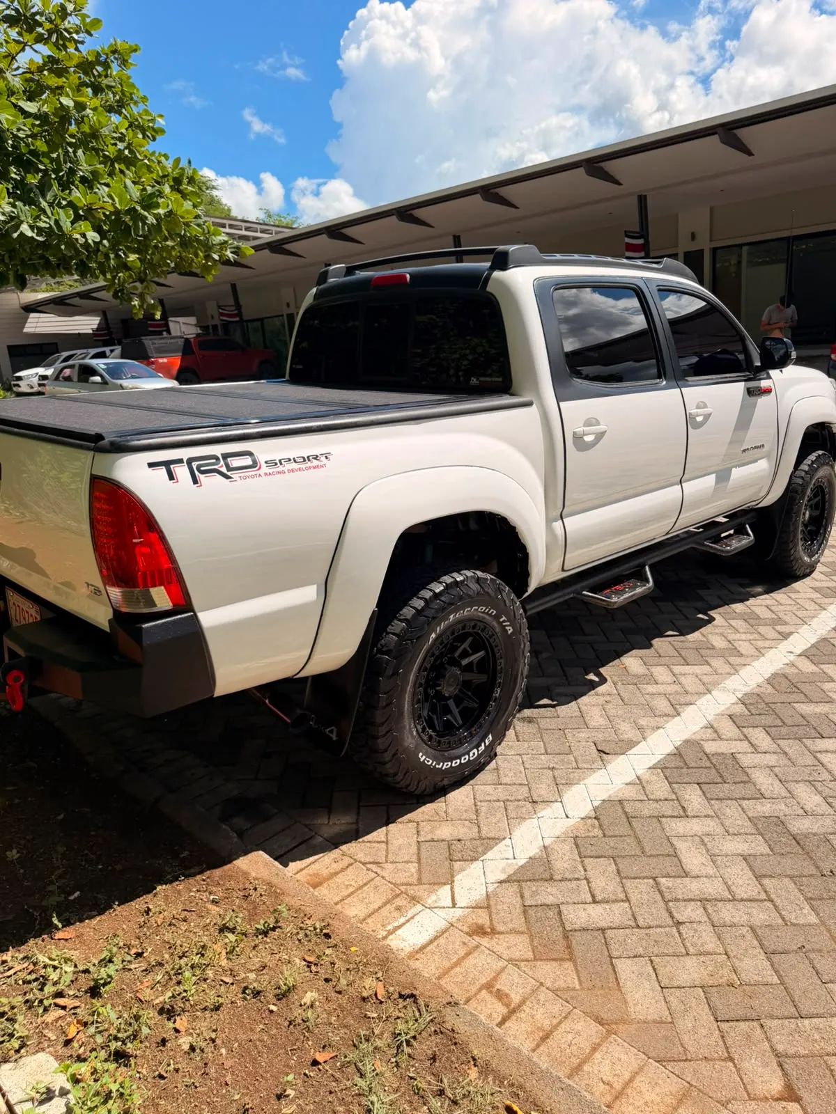 Toyota Tacoma - Image 4