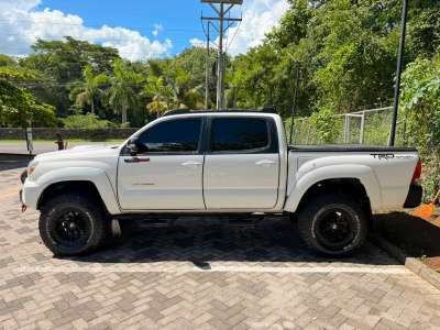 Toyota Tacoma - Image 5