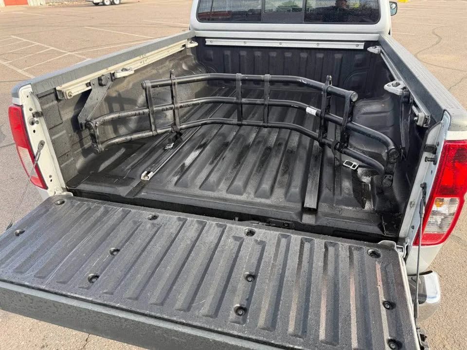 Nissan Frontier - Image 10