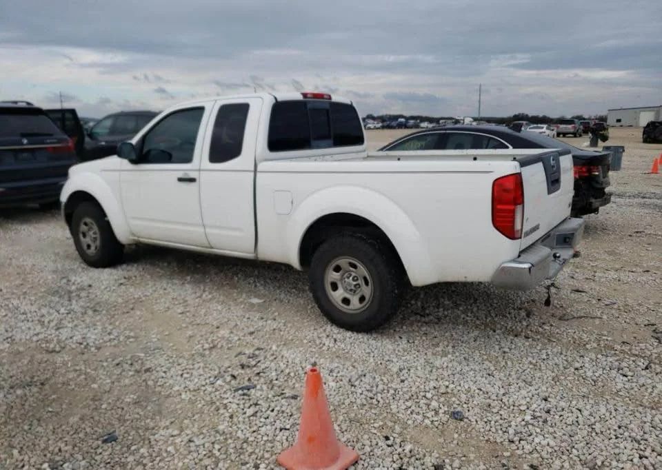 Nissan Frontier - Image 2