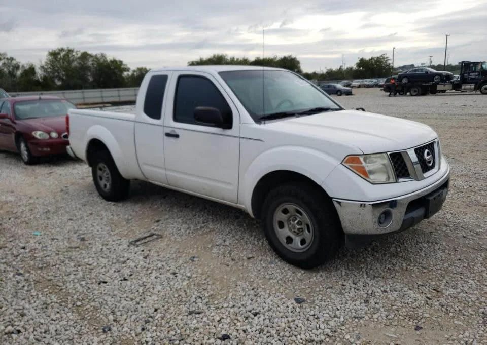 Nissan Frontier - Image 7