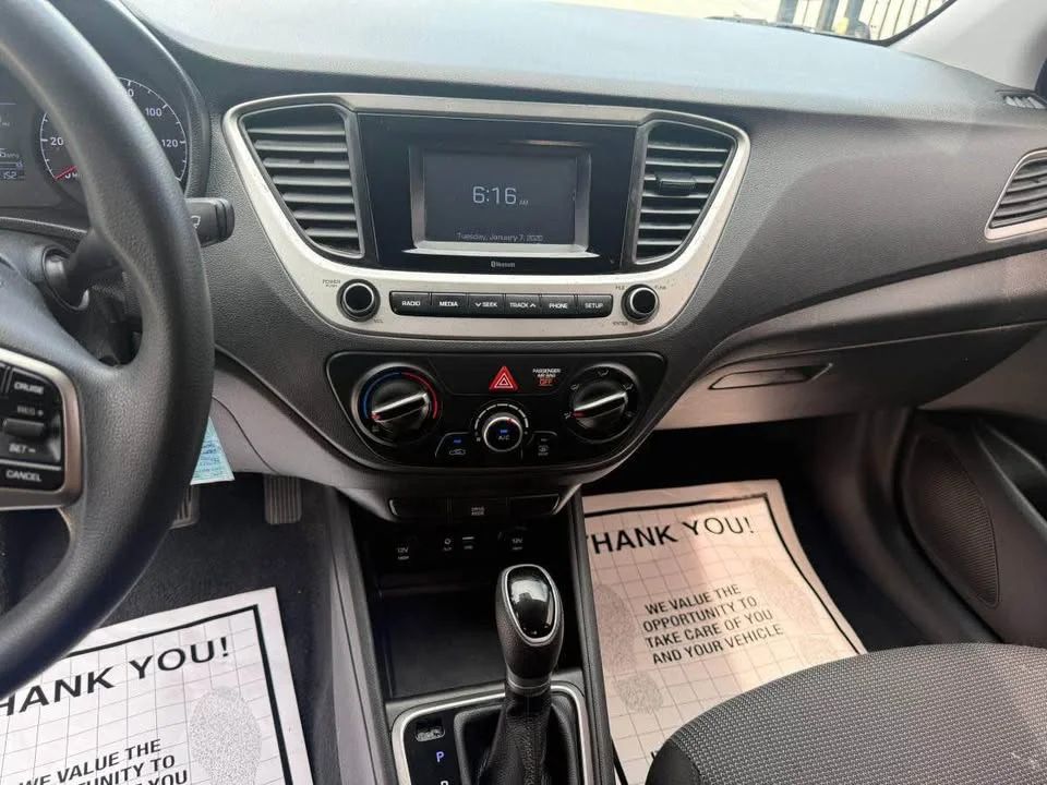Hyundai Accent - Image 10