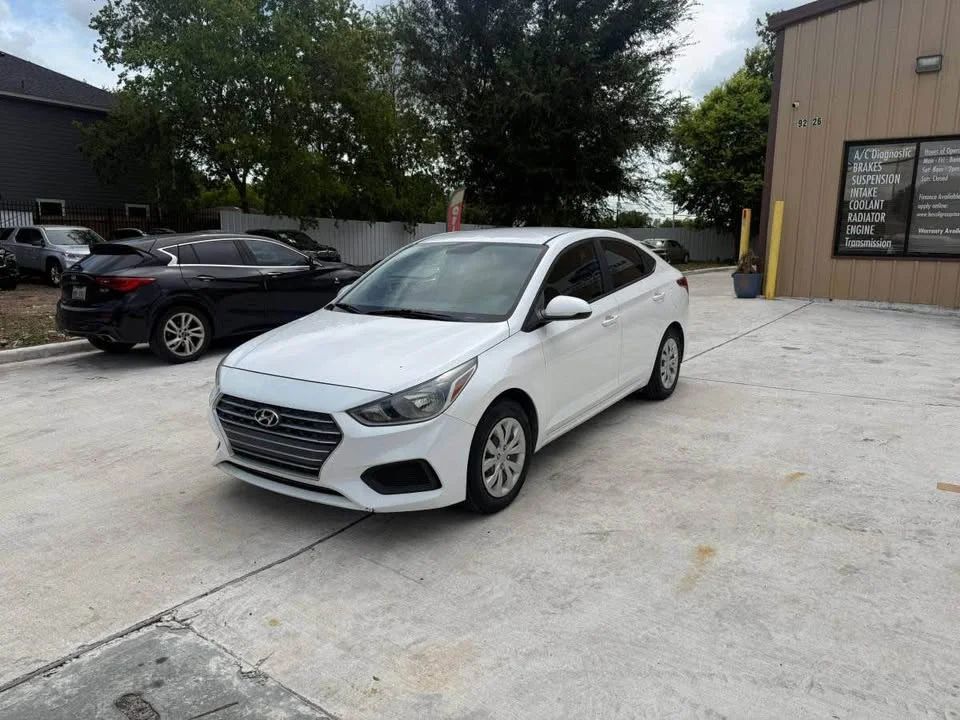 Hyundai Accent - Image 5