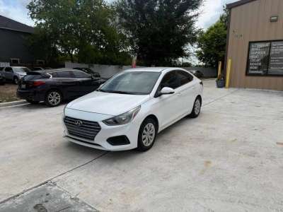 Hyundai Accent - Image 5