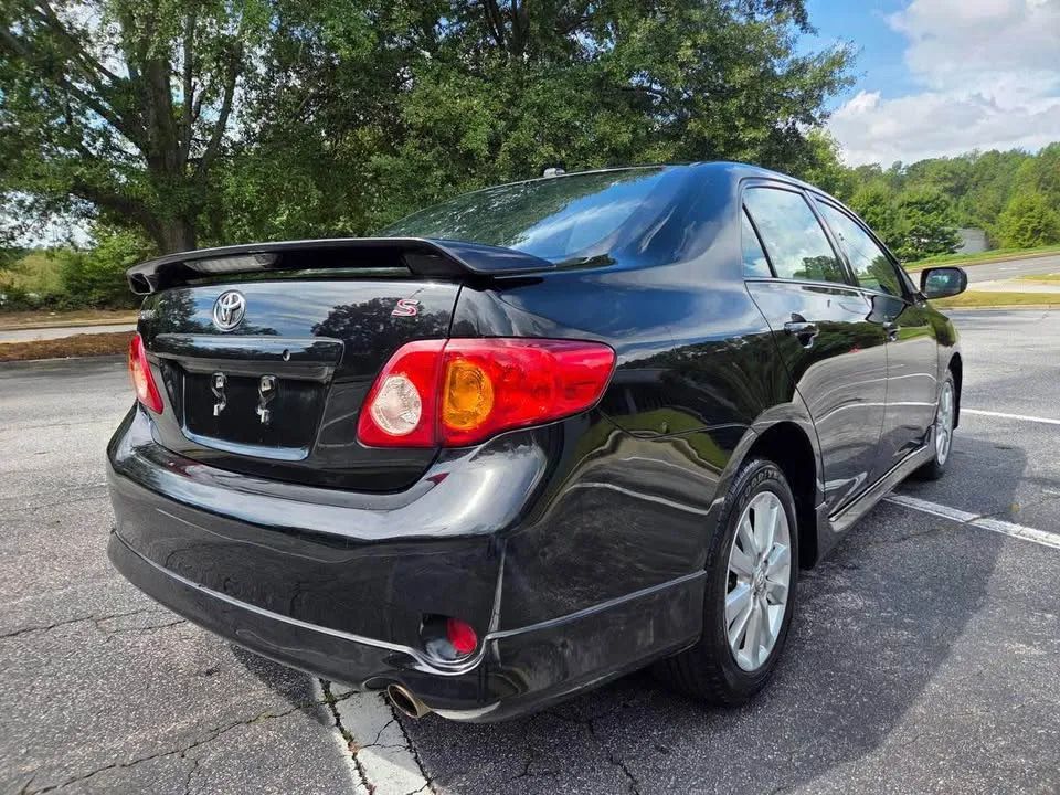 Toyota Corolla - Image 2