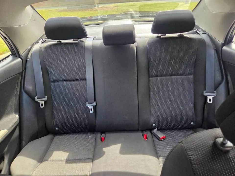 Toyota Corolla - Image 8