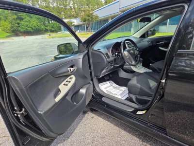 Toyota Corolla - Image 9