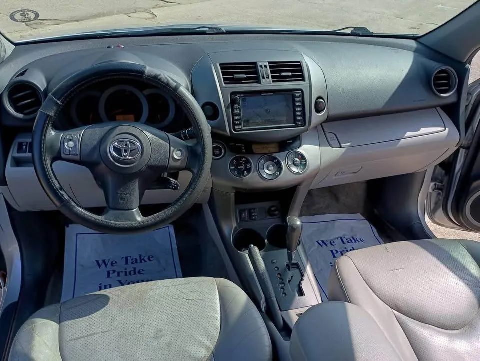 Toyota RAV4 - Image 6