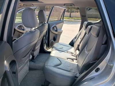 Toyota RAV4 - Image 8