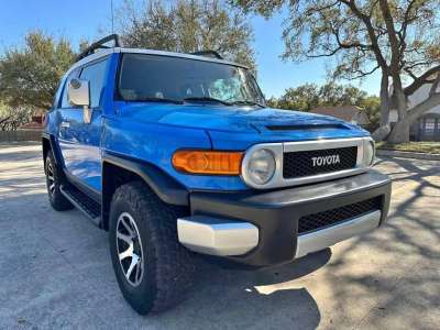 Toyota FJ Cruiser - Image 1