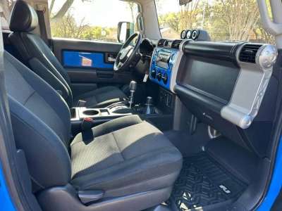 Toyota FJ Cruiser - Image 8