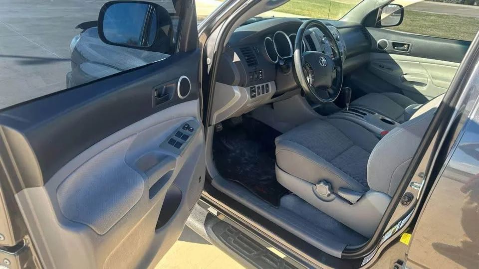 Toyota Tacoma - Image 10