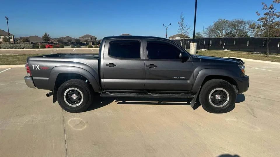 Toyota Tacoma - Image 4