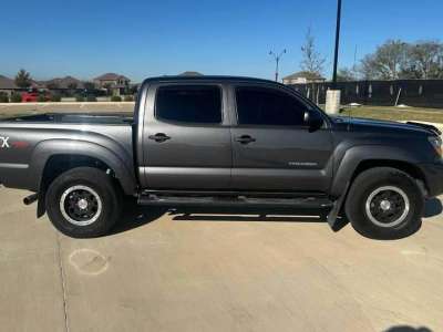 Toyota Tacoma - Image 4