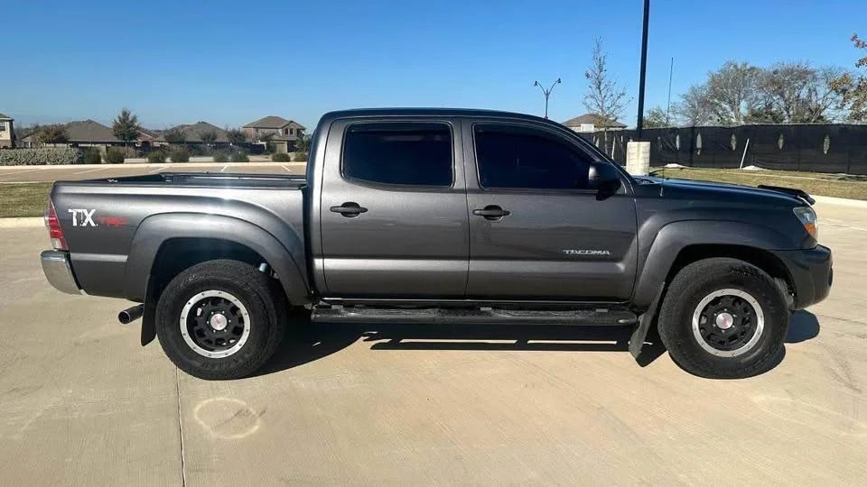 Toyota Tacoma - Image 5