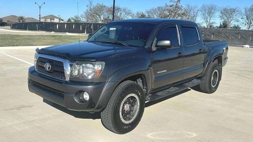 Toyota Tacoma - Image 6