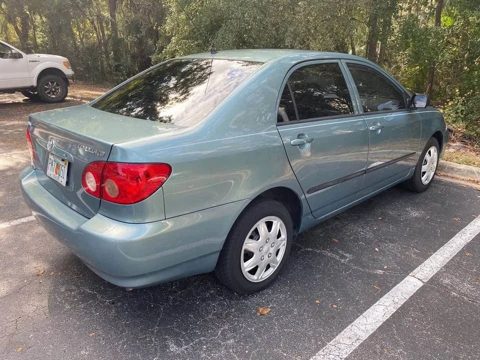 Toyota Corolla - Image 2