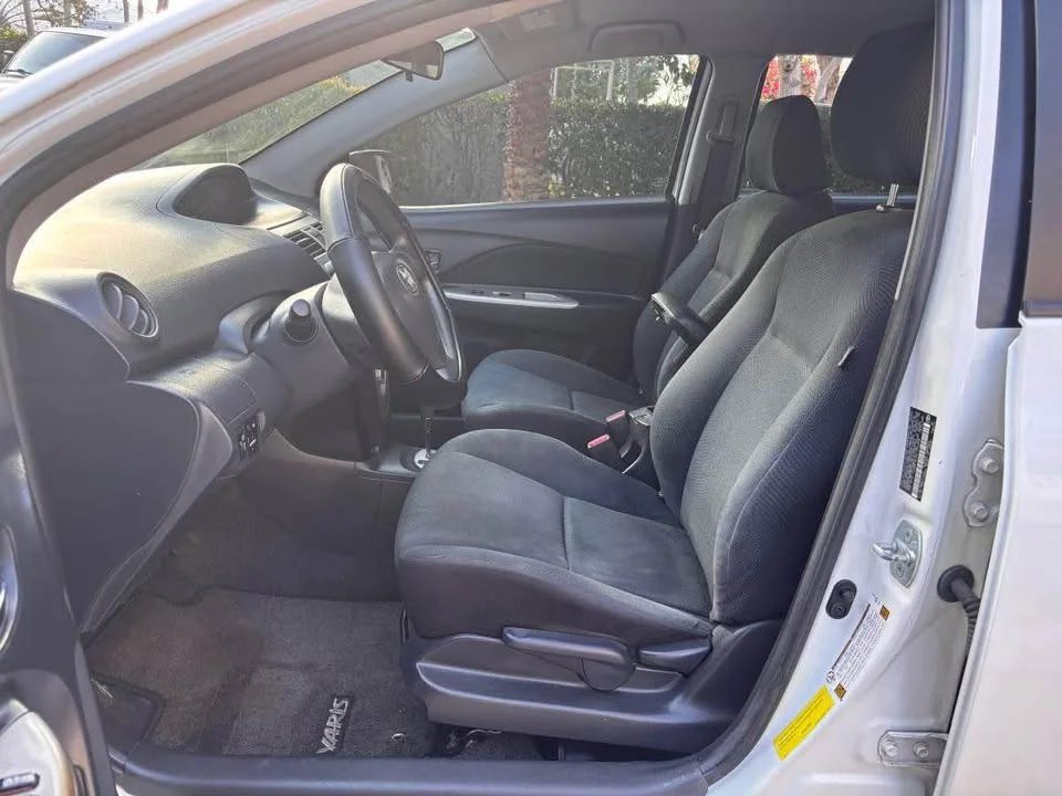 Toyota Yaris - Image 7