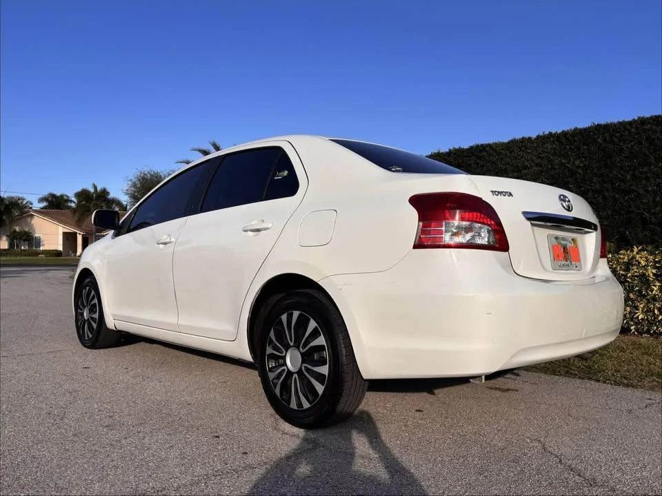 Toyota Yaris - Image 4