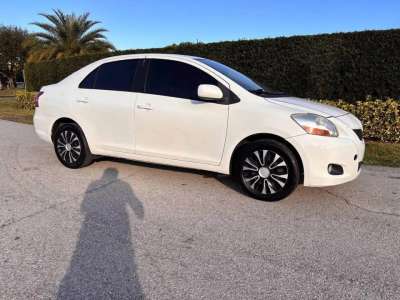 Toyota Yaris - Image 1