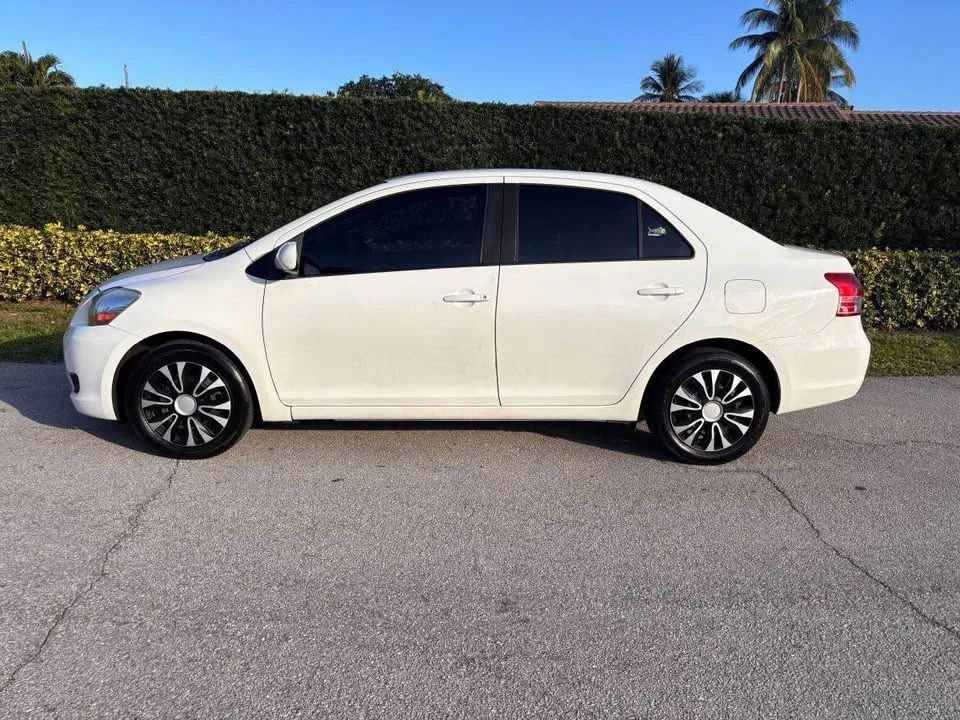 Toyota Yaris - Image 3