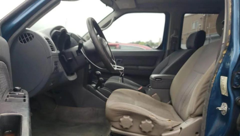 Nissan Frontier - Image 6