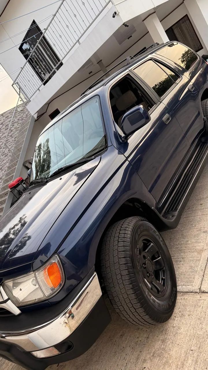 Toyota 4Runner - Image 1