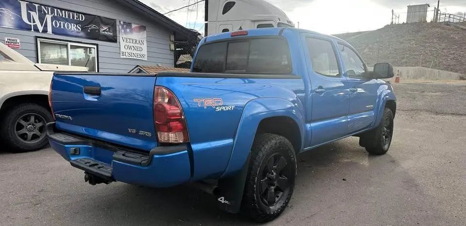 Toyota Tacoma - Image 2