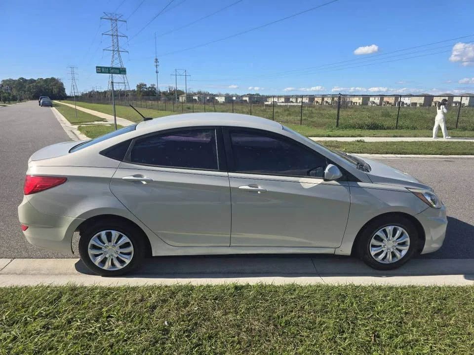 Hyundai Accent Blue - Image 9