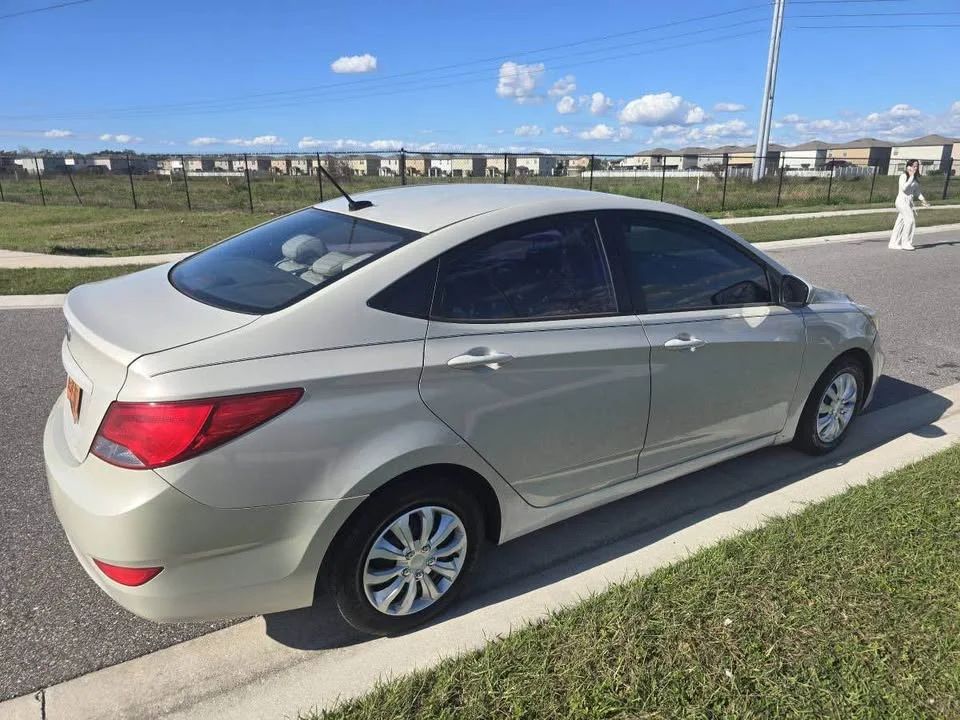 Hyundai Accent Blue - Image 2