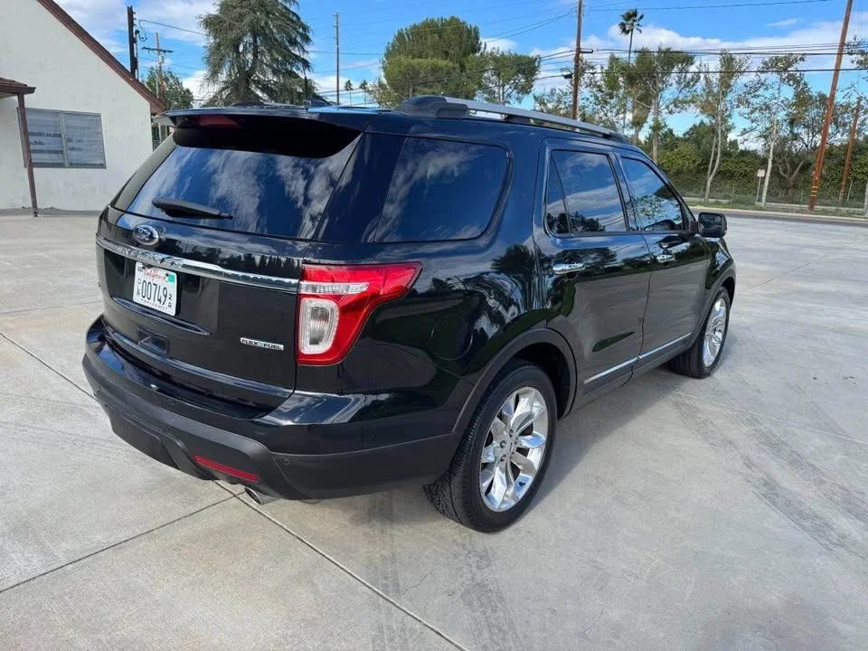 Ford Explorer - Image 2