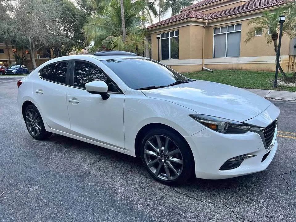 Mazda 3 - Image 1