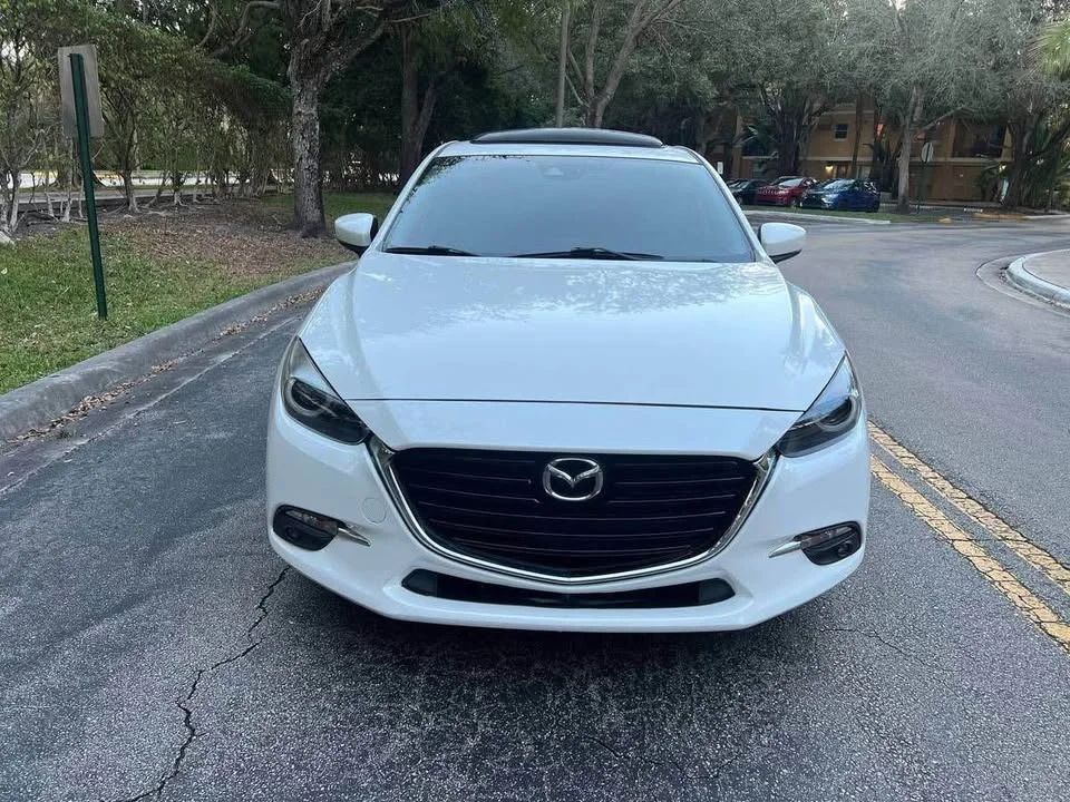 Mazda 3 - Image 2