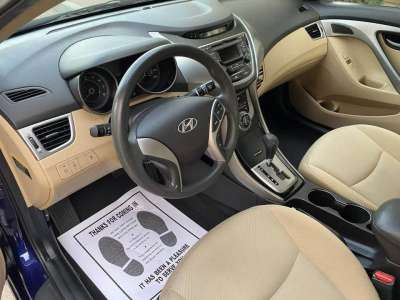 Hyundai Elantra - Image 8