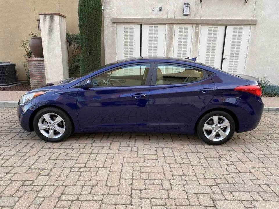 Hyundai Elantra - Image 2