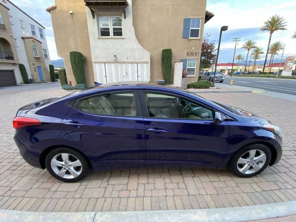 Hyundai Elantra - Image 3