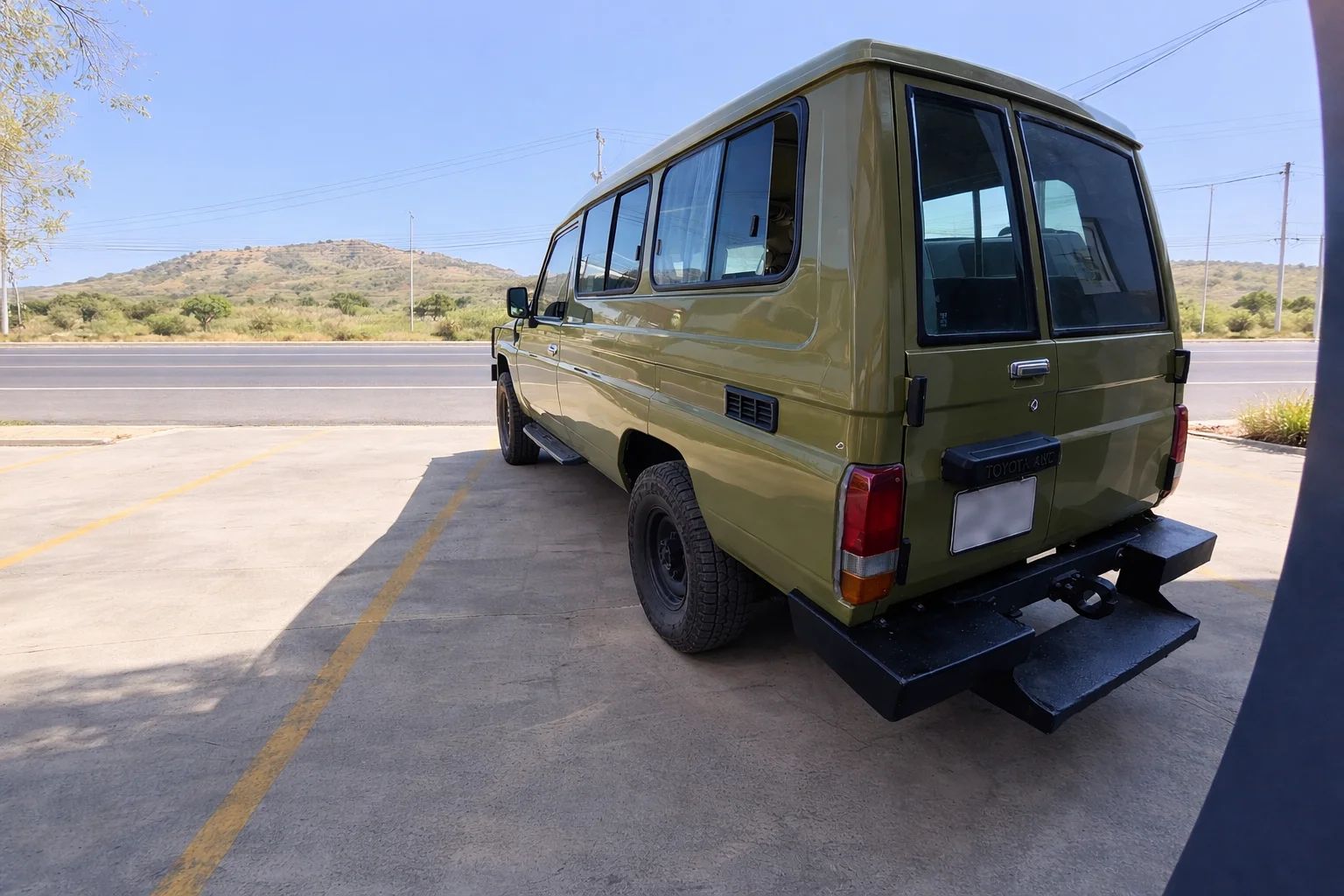 Toyota Land Cruiser - Image 3