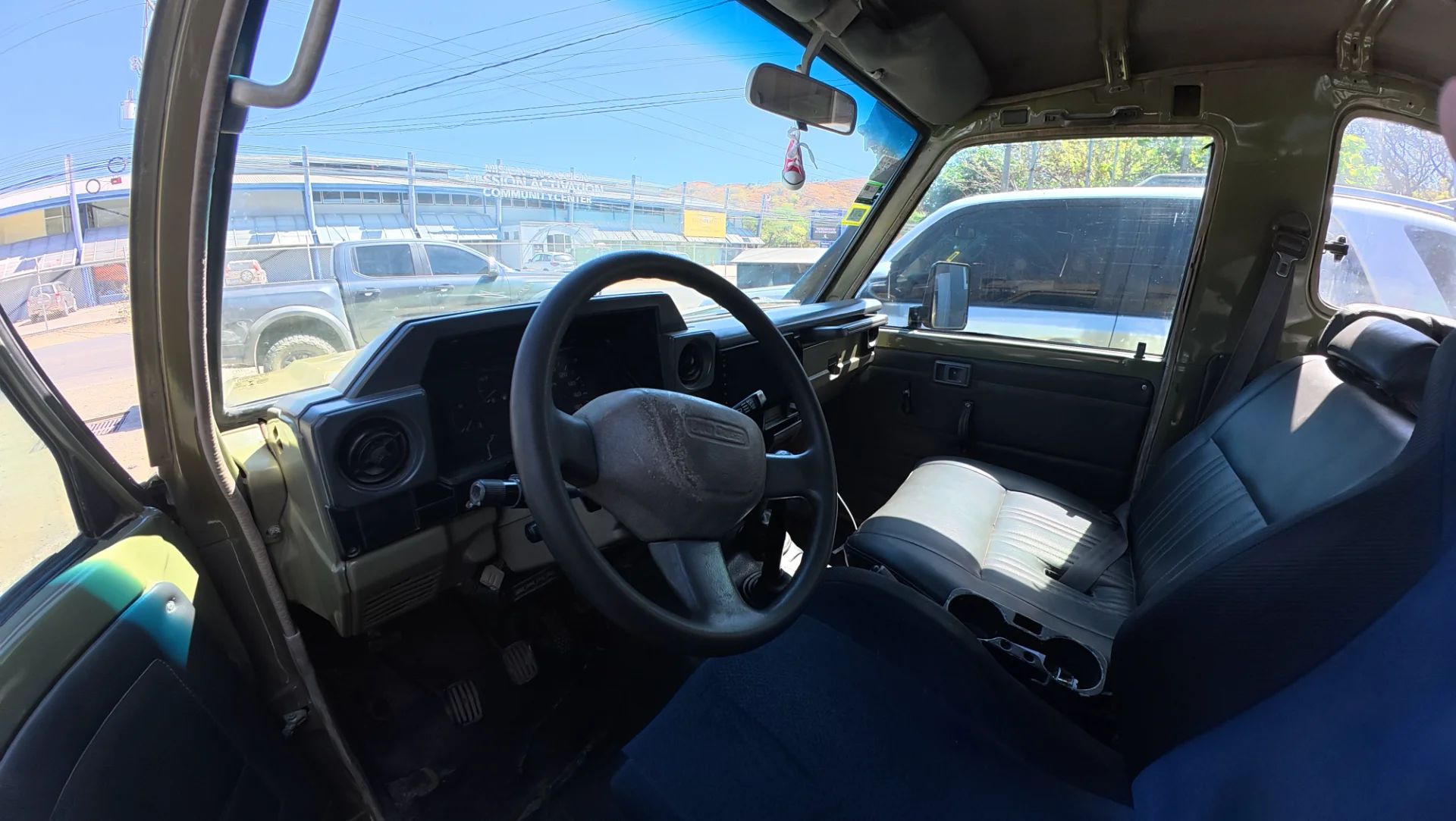 Toyota Land Cruiser - Image 9