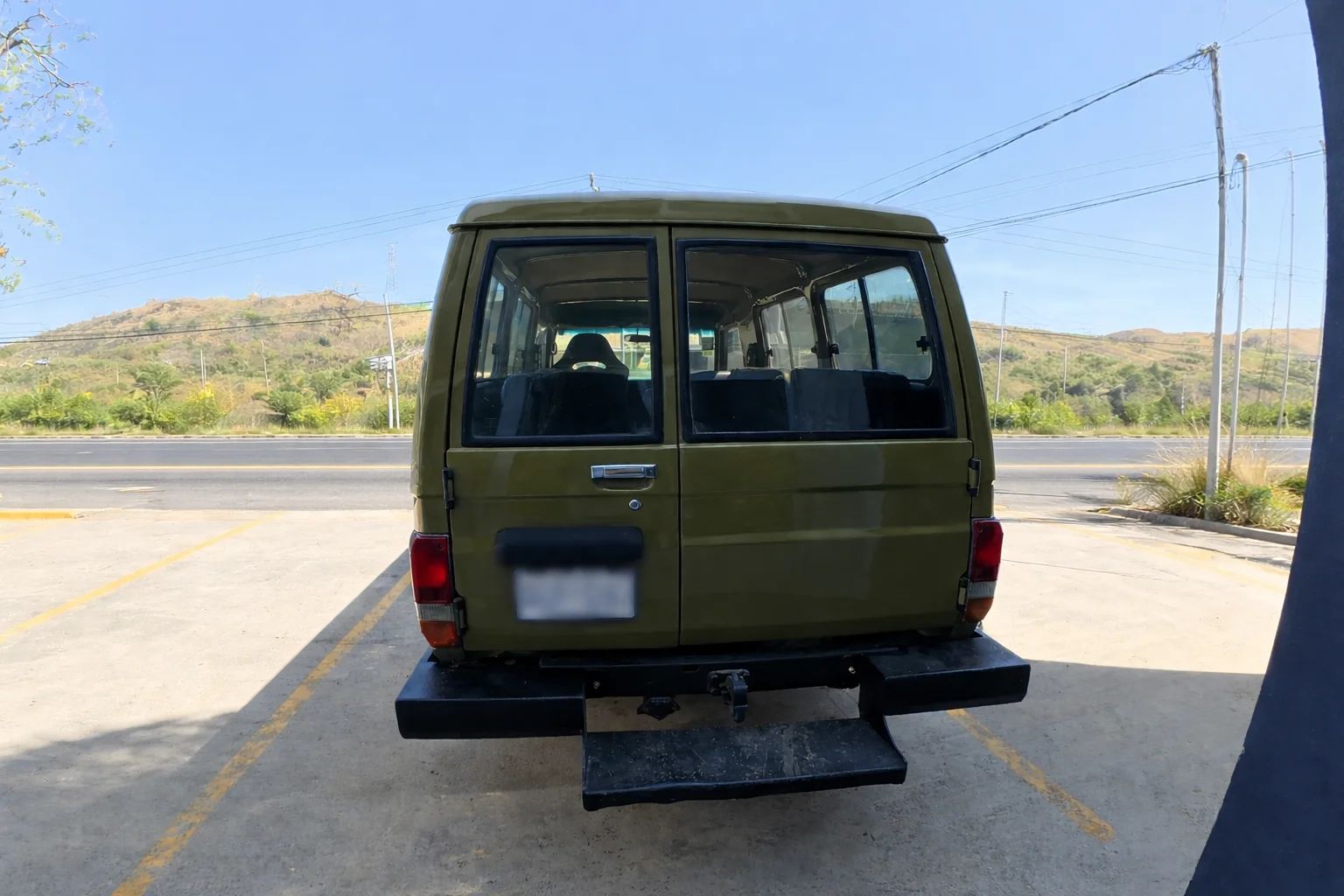 Toyota Land Cruiser - Image 10