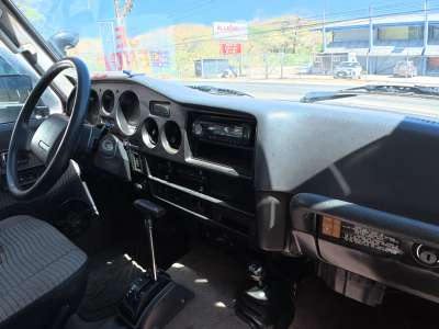 Toyota Land Cruiser - Image 4