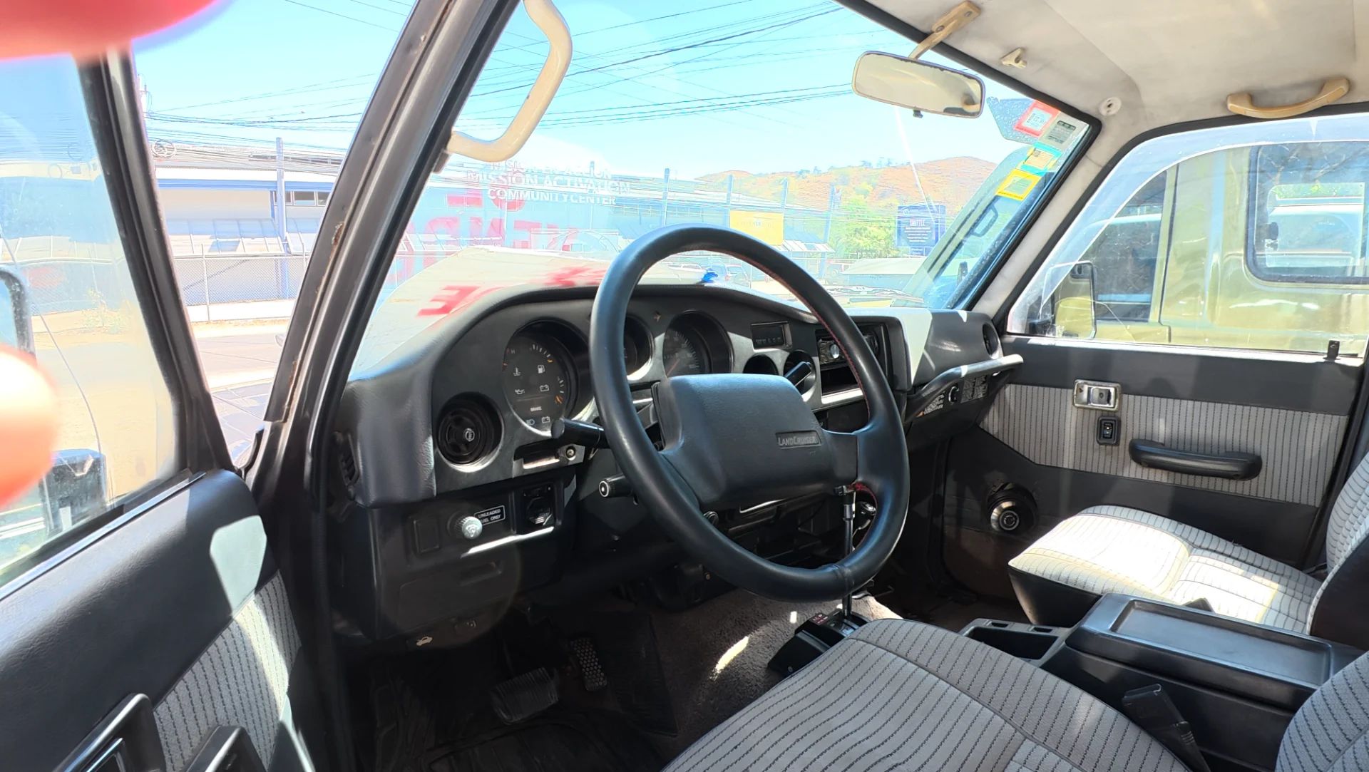 Toyota Land Cruiser - Image 6