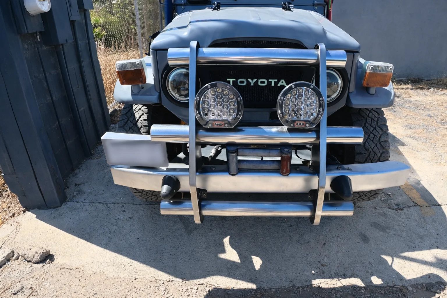 Toyota Land Cruiser FJ40 - Image 4