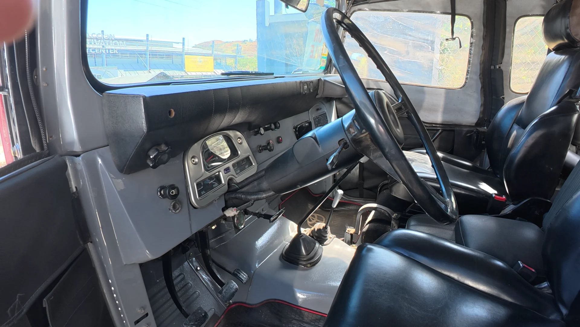 Toyota Land Cruiser FJ40 - Image 6